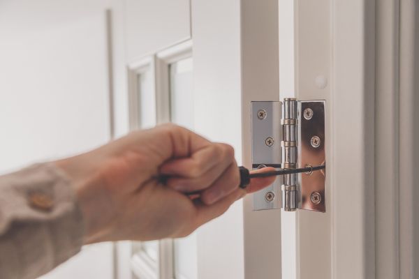 Hinge Repair in Terre Haute